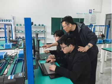 2022级机械电子工程专业本科毕业设计工作稳步推进